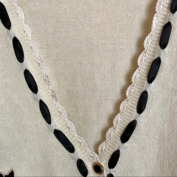 Vintage Hand Embroidered Sweater. - Picture 5 of 7